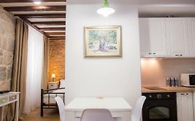 Studio Apartman Ana