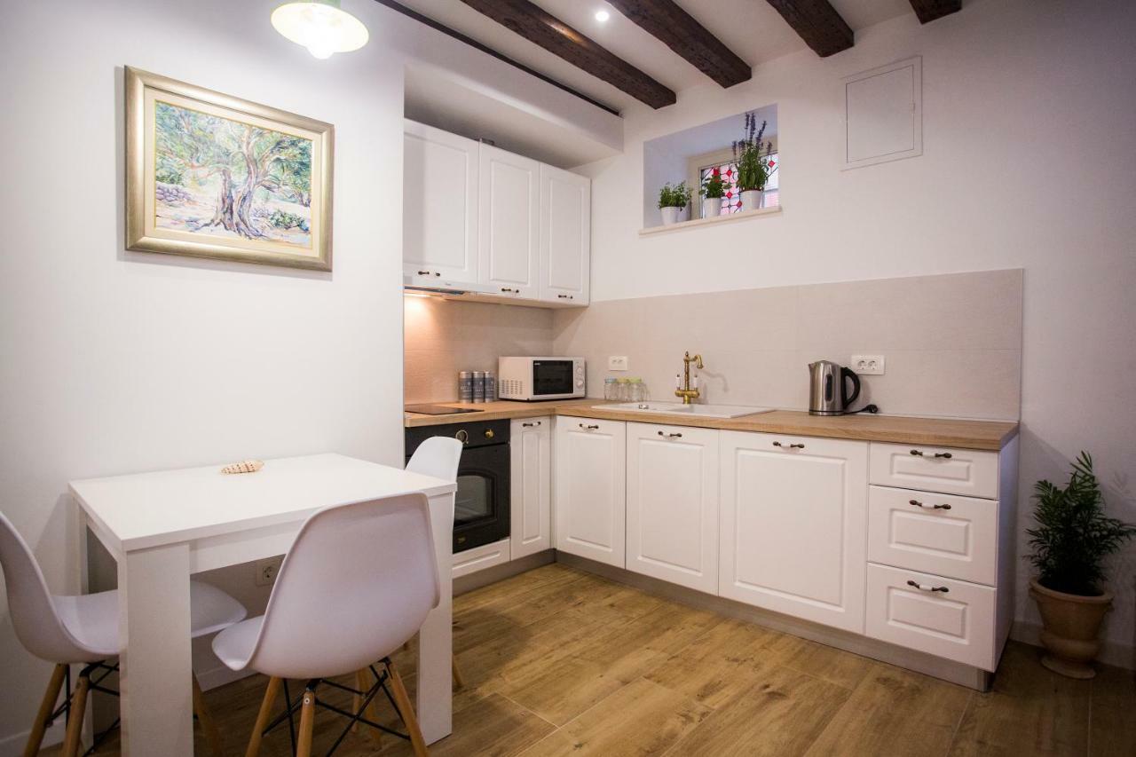 Studio Apartman Ana Split Extérieur photo