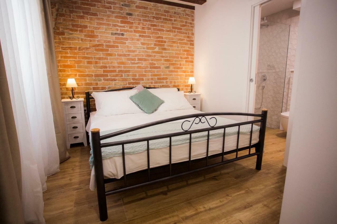 Studio Apartman Ana Split Extérieur photo