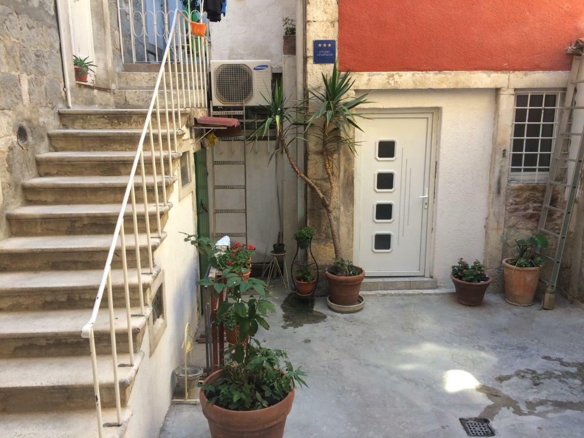 Studio Apartman Ana Split Extérieur photo